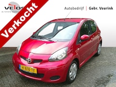 Toyota Aygo - 1.0-12V Aspiration Red