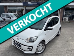 Volkswagen Up! - HIGH 1.0 | AUT *NW koppeling* | Panorama | Stoelverw | Cruise | Sensoren |