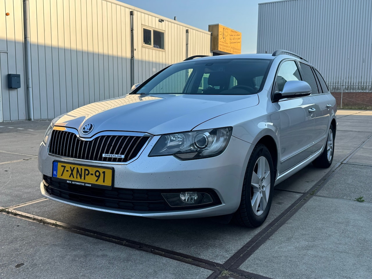 Skoda Superb Combi - 1.6 TDI Active Business 1.6 TDI Active Business - AutoWereld.nl