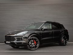 Porsche Cayenne - 3.0 E-Hybrid FULL BLACK / PANO-DAK / SPORT CHRONO / LUCHTVERING / TREKHAAK / NAVIGATIE/OND