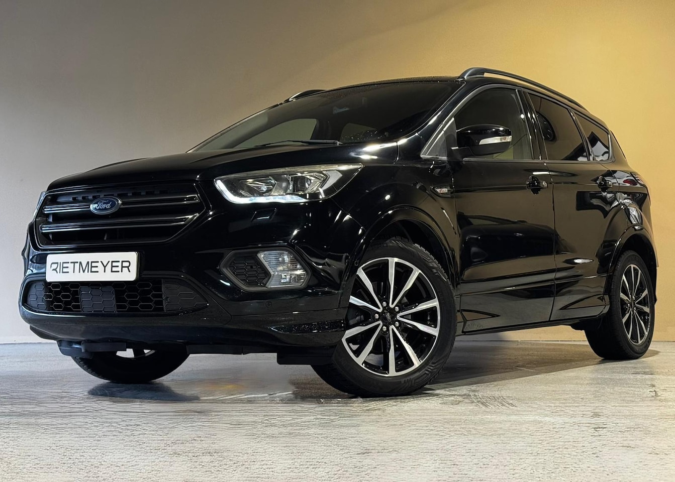 Ford Kuga - 1.5 EcoBoost ST Line |Trekhaak |Stoel/Stuur/Voorruitverw. |Keyless - AutoWereld.nl