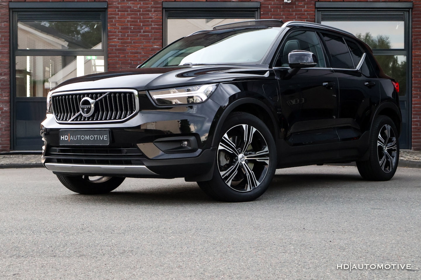 Volvo XC40 - 1.5 T5 Recharge Inscription PANO LEDER H/K TREKHAAK - AutoWereld.nl