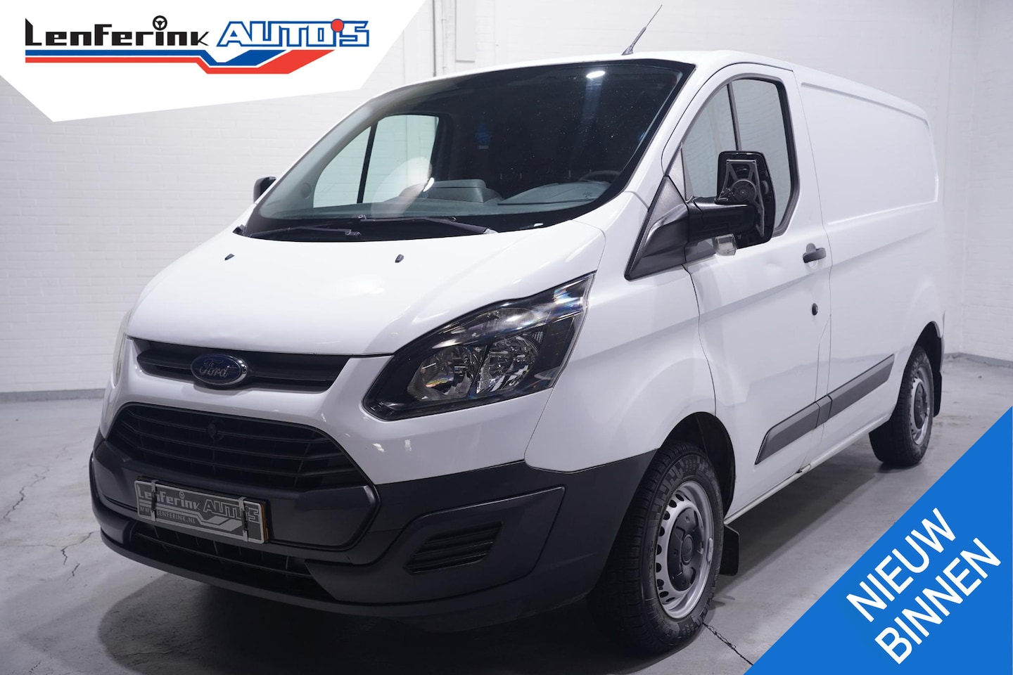 Ford Transit Custom - 2.2 TDCI 100 pk L1H1 APK 05-2027, Trekhaak 2350 kg Laadruimte Pakket, 3-Zits - AutoWereld.nl