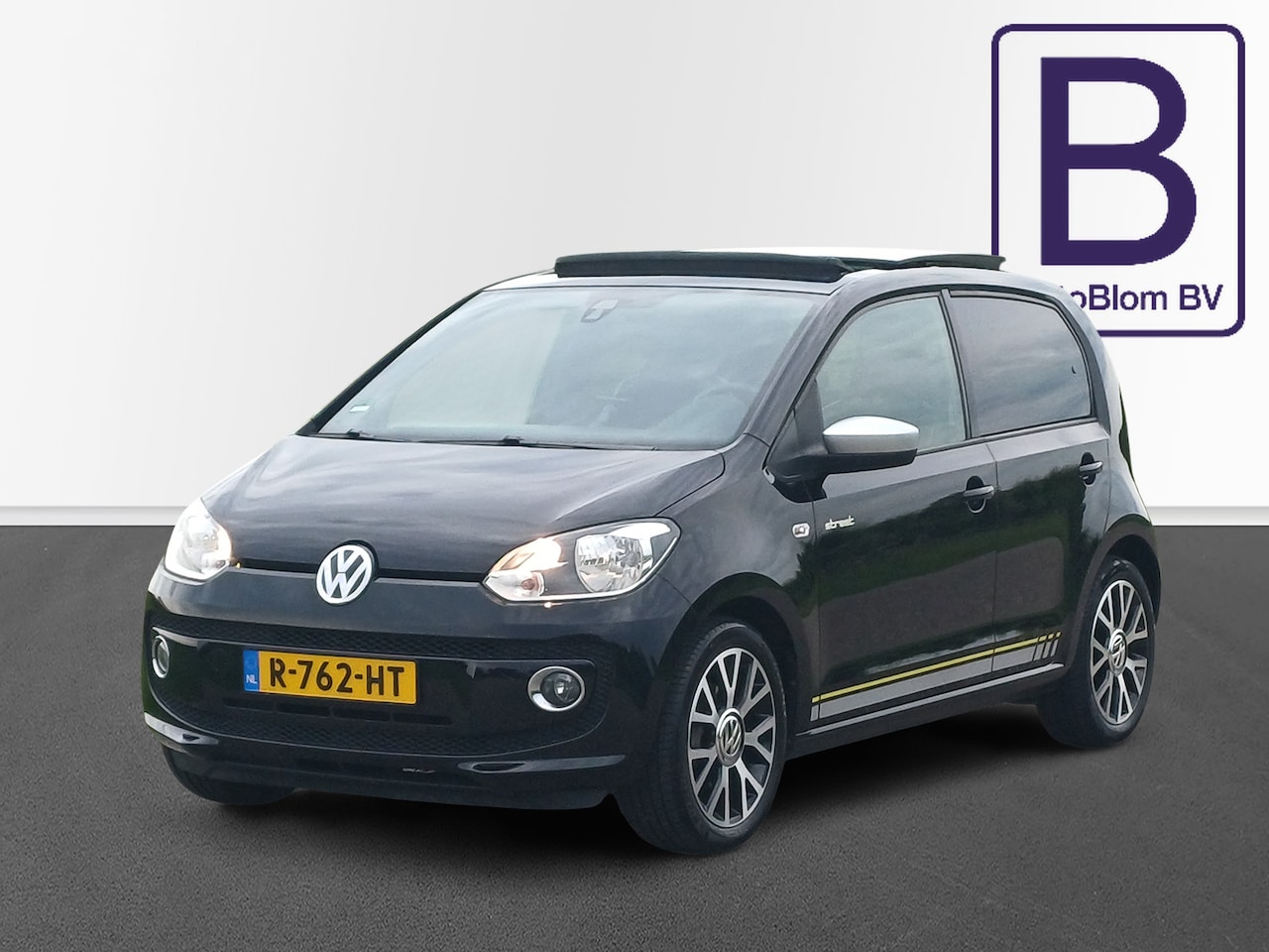Volkswagen Up! - 1.0 high up! Street Edition /Pano/Navi/Stoelverw./Leder/Cruise/Parkh. achter/ - AutoWereld.nl