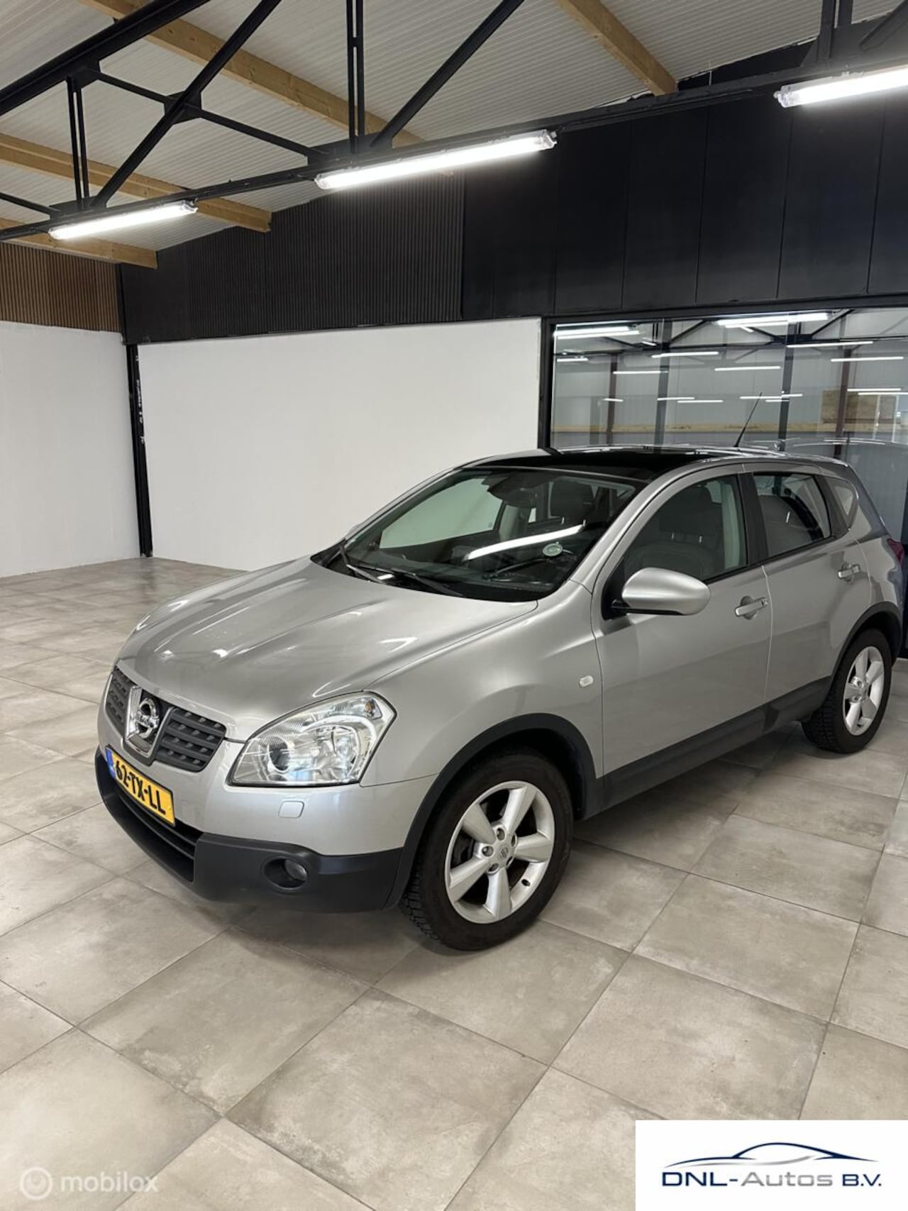 Nissan Qashqai - 2.0 Automaat 4WD | Leder | Panoramadak | Xenon | NAP | Nieuwe APK - AutoWereld.nl