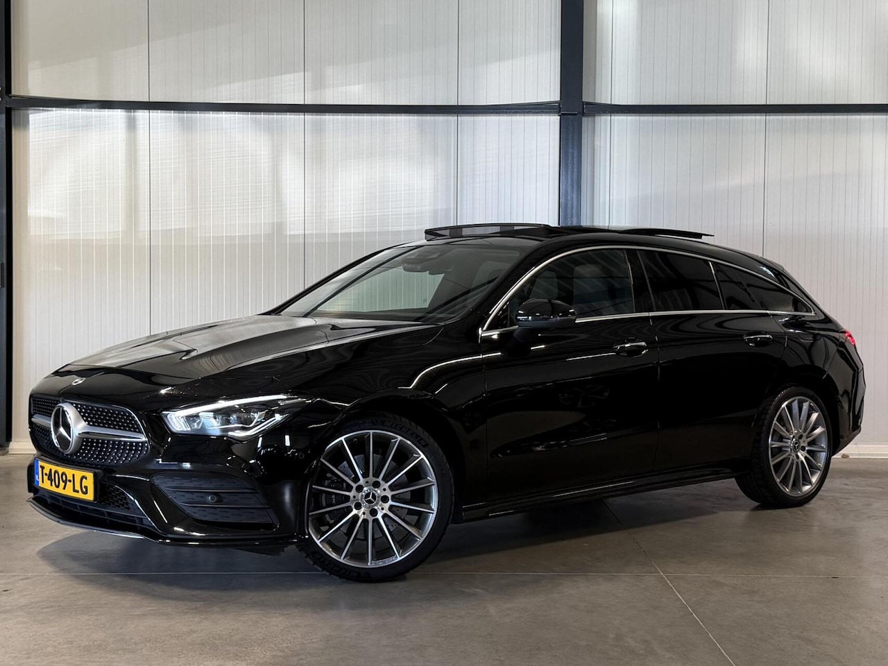 Mercedes-Benz CLA-klasse Shooting Brake - 250 e AMG Pano Premium - AutoWereld.nl