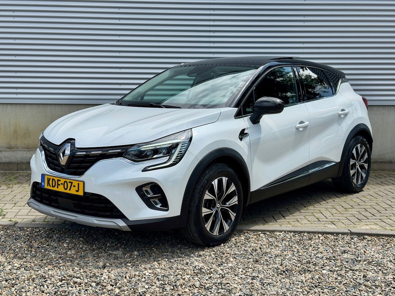 Renault Captur - 1.6 E-Tech Hybrid 145 Intens automaat | Panoschuifdak, Apple carplay,Camera | - AutoWereld.nl