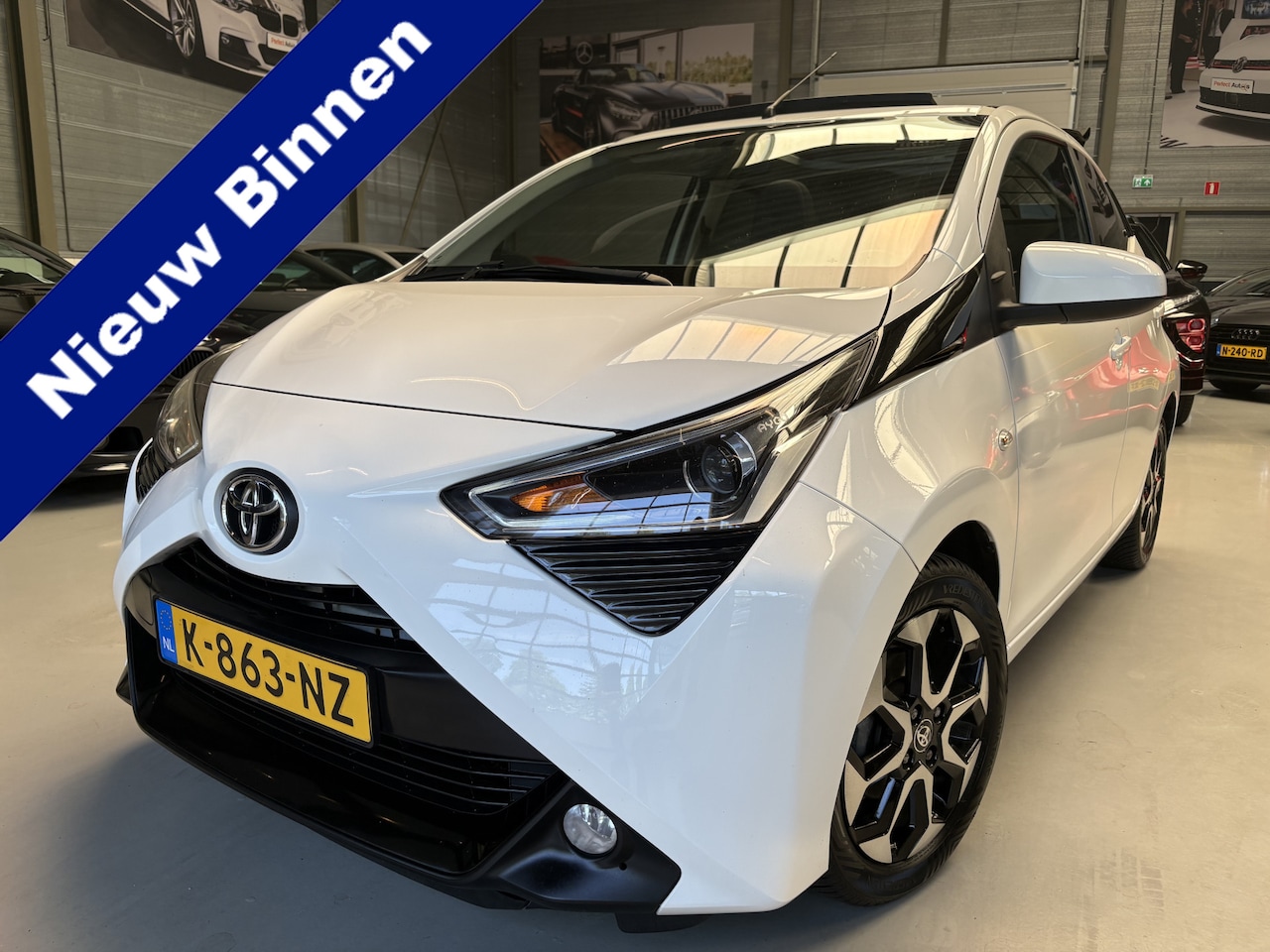 Toyota Aygo - 1.0 VVT-i x-joy Airco, Cruise, Cabrio, Carplay Navi - AutoWereld.nl