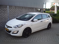 Hyundai i30 Wagon - 1.4 Airco Navi Android Auto Cruise PDC LMV 18 Bluetooth Audio Trekhaak