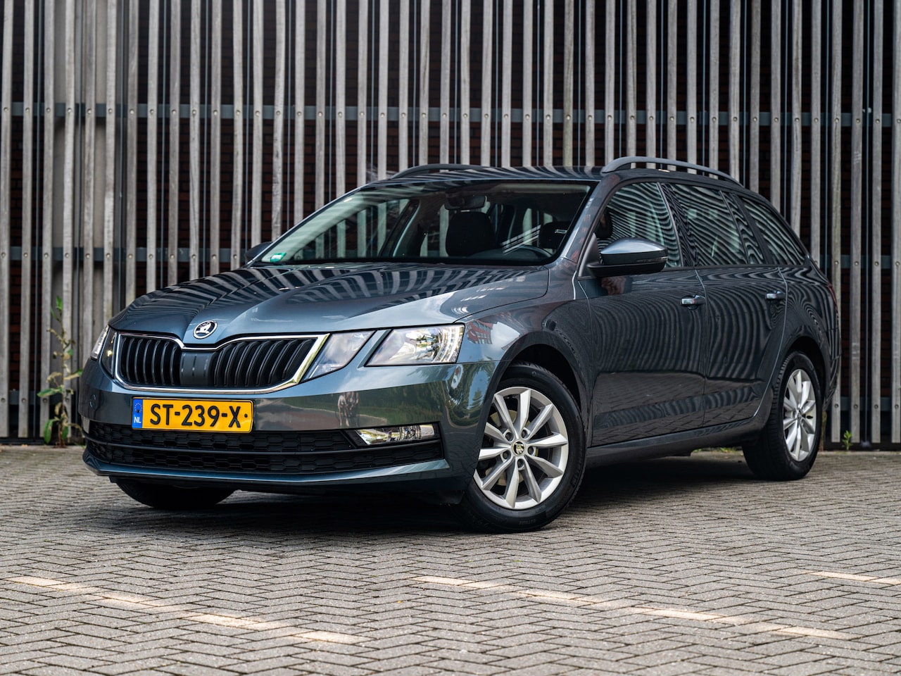 Skoda Octavia Combi - 1.6 TDi 116pk |EX BTW/BPM| Navi|ClimateControl|CruiseControl| - AutoWereld.nl