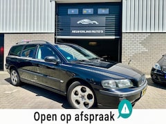 Volvo V70 - 2.4 Comfort Line | Automaat | Airco | Cruise | Trekhaak