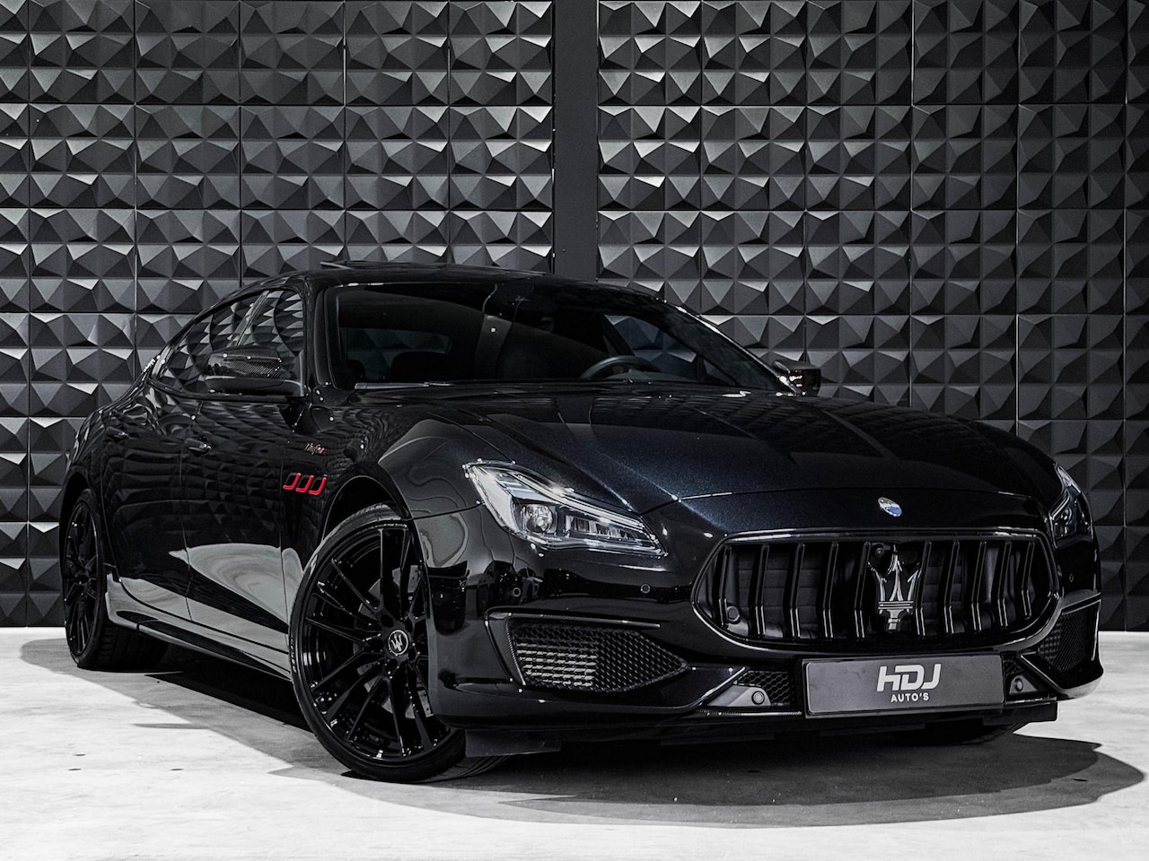 Maserati Quattroporte - 3.8 V8 Trofeo | Schuifdak | Harman Kardon | Side | 21"| Matrix | Dealeronderhouden | Memo - AutoWereld.nl
