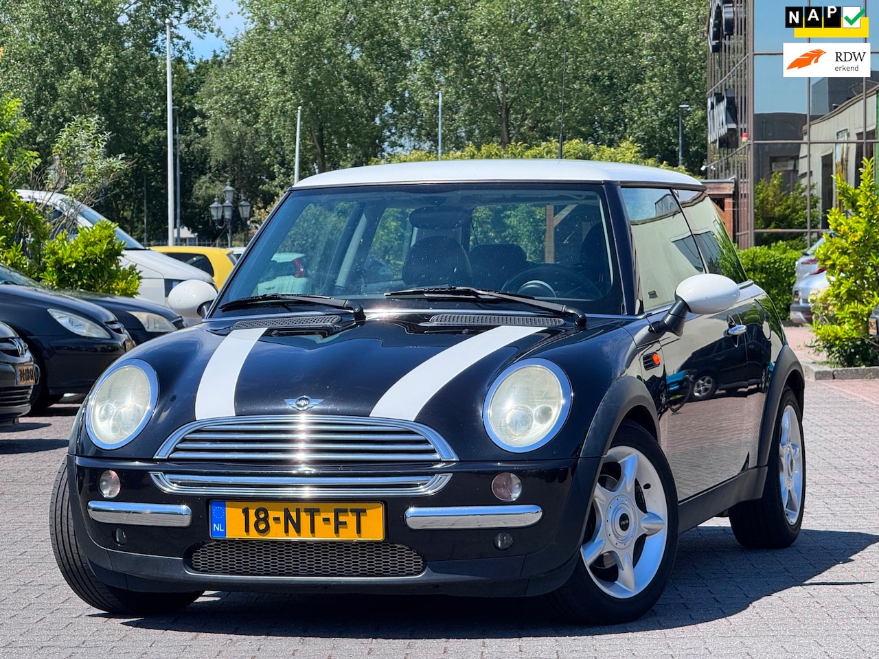 MINI 3-Deurs - 1.6 Cooper Pepper | APK 30-05-2027 | Airco | Elektrische ramen | Cruise Control - AutoWereld.nl