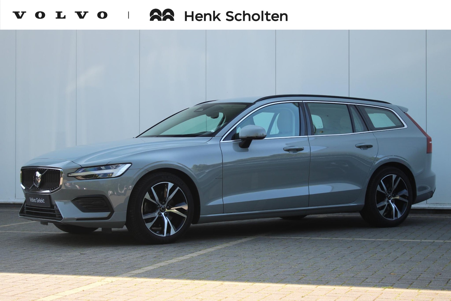 Volvo V60 - B4 197PK AUT7 Core | Adaptive Cruise & Pilot Assist | Semi Elektr. Trekhaak | 18" Velgen | - AutoWereld.nl