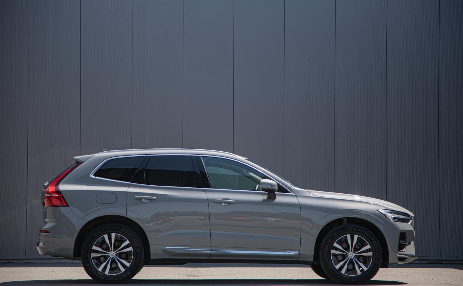 Volvo XC60 - T6 Plug-In Hybrid AWD Core Bright Panorama|Keyless|Google| - AutoWereld.nl