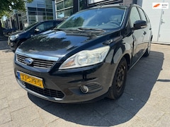 Ford Focus - 1.6 TDCi Ghia APK NAP AIRCO Rijdt en schakelt perfect