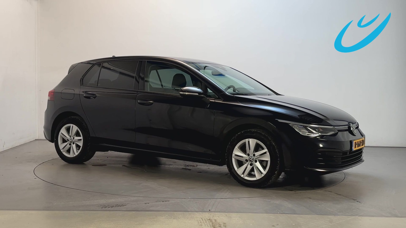 Volkswagen Golf - 1.0 eTSI DSG Life Sfeerverlichting Virtual Cockpit Navigatie Parkeersensoren - AutoWereld.nl