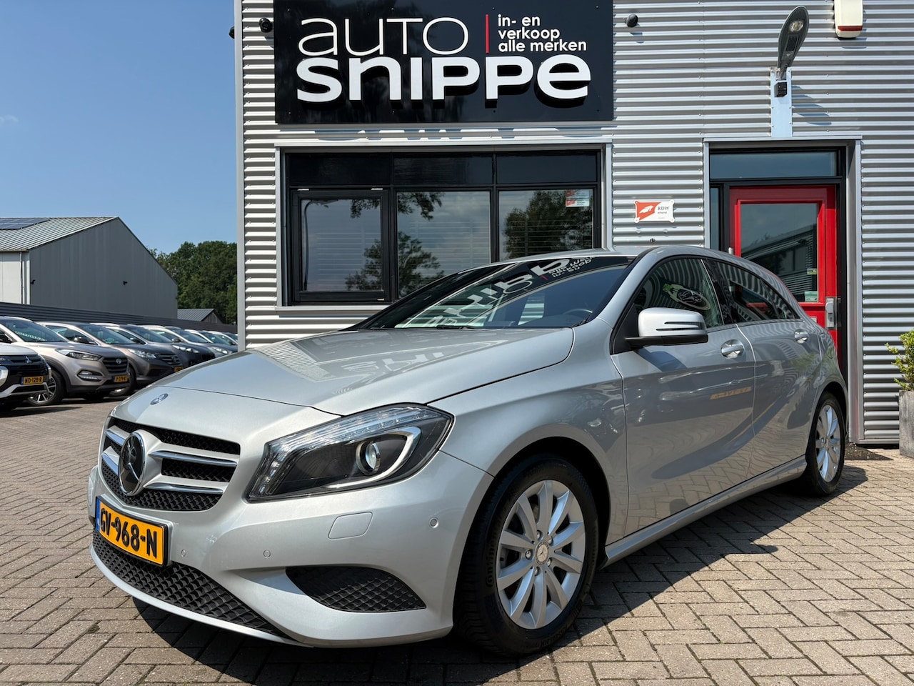 Mercedes-Benz A-klasse - 180 Ambition -5DRS.-TREKHAAK-BI XENON-CRUISECONTROL-PDC V+A-HALF LEDER-ZWARTE HEMEL-ORIGIN - AutoWereld.nl