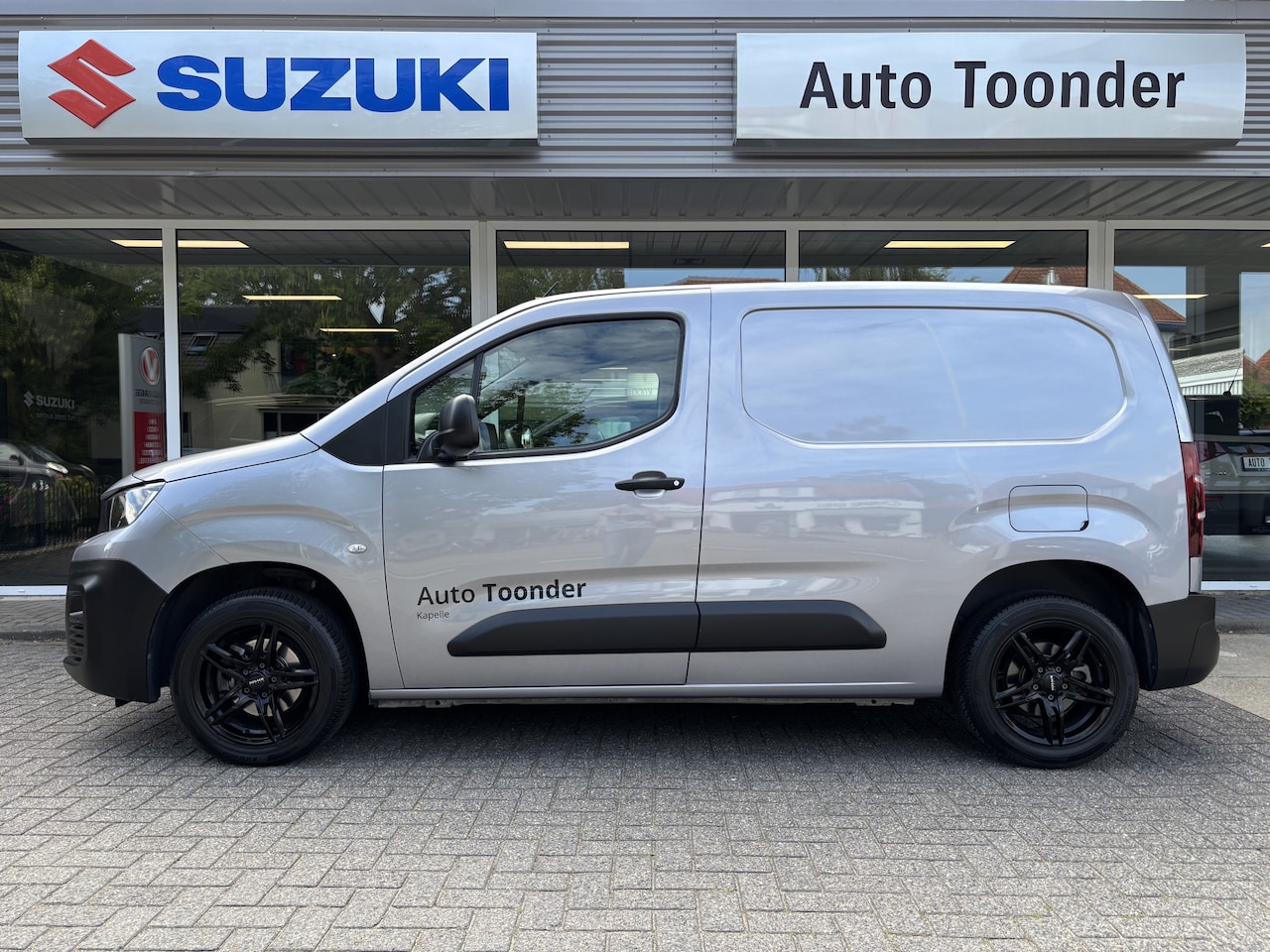 Peugeot Partner - 1.5 BlueHDi 100 S&S L1 / trekhaak / navigatie / parkeersensoren v+a - AutoWereld.nl