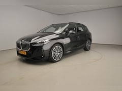 BMW 2-serie Active Tourer - 218i | M-Sportpakket | LED | Navigatie | Panoramadak | Stoelverwarming | Keyles go | DAB |