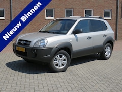 Hyundai Tucson - 2.0i Dynamic * Rijklaarprijs incl. garantie * Trekhaak * Airco * Carplay Android NAVI * Cr