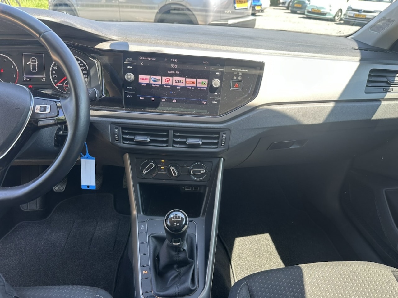 Volkswagen Polo - 1.0 95PK Comf.l. Bus. Navi/Carplay/PDC V+A