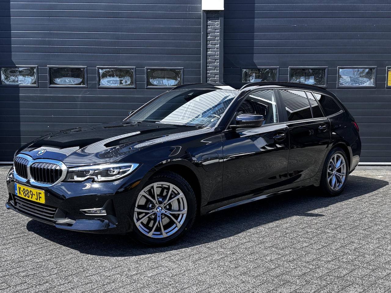 BMW 3-serie Touring - 330e Business Edition Plus Dealer OH | Leder | Memory | Carplay | €22.900,- incl. BTW - AutoWereld.nl