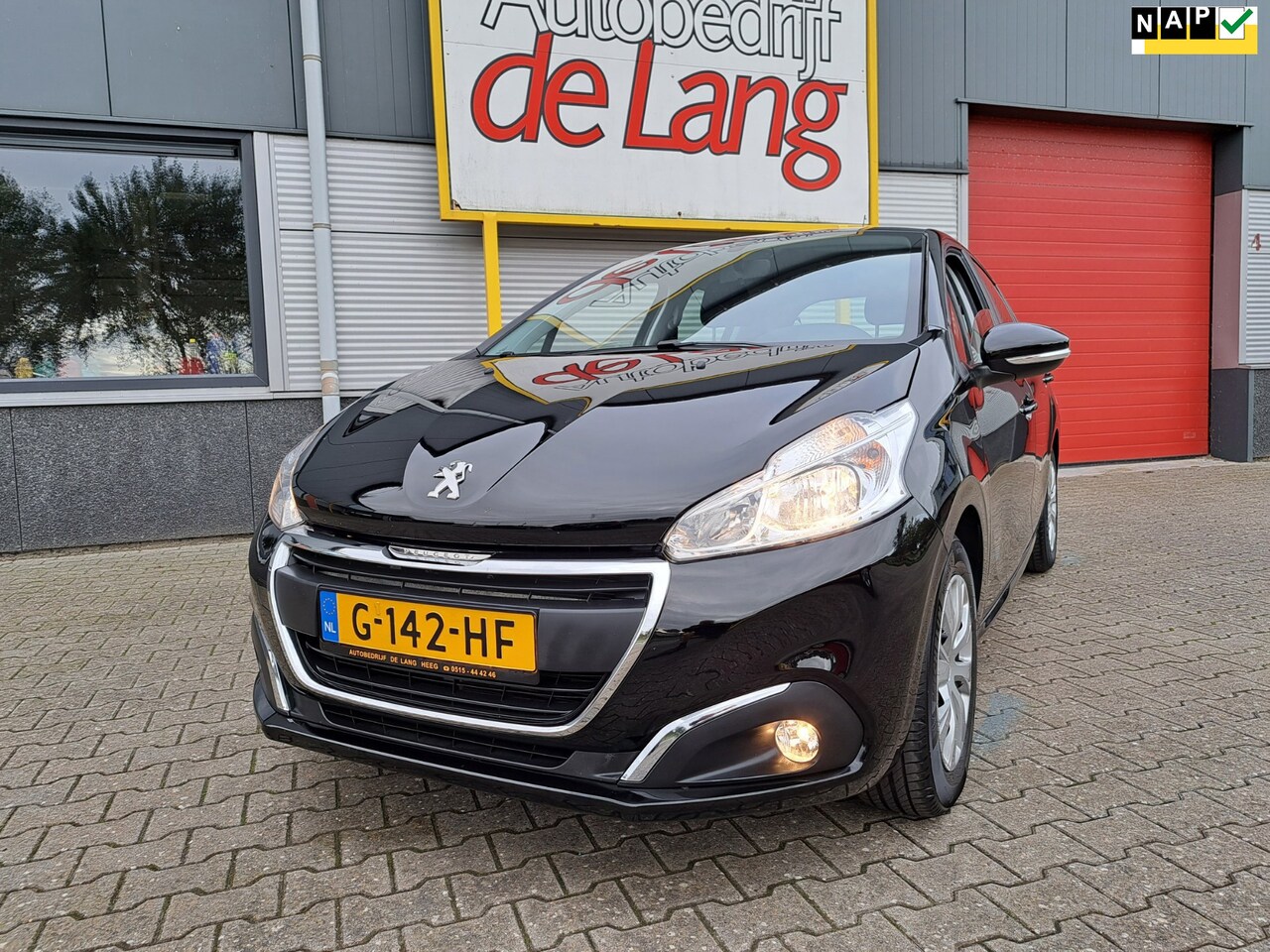 Peugeot 208 - 1.2 PureTech Blue Lease Active pdc airco trekhaak,nieuwstaat! - AutoWereld.nl