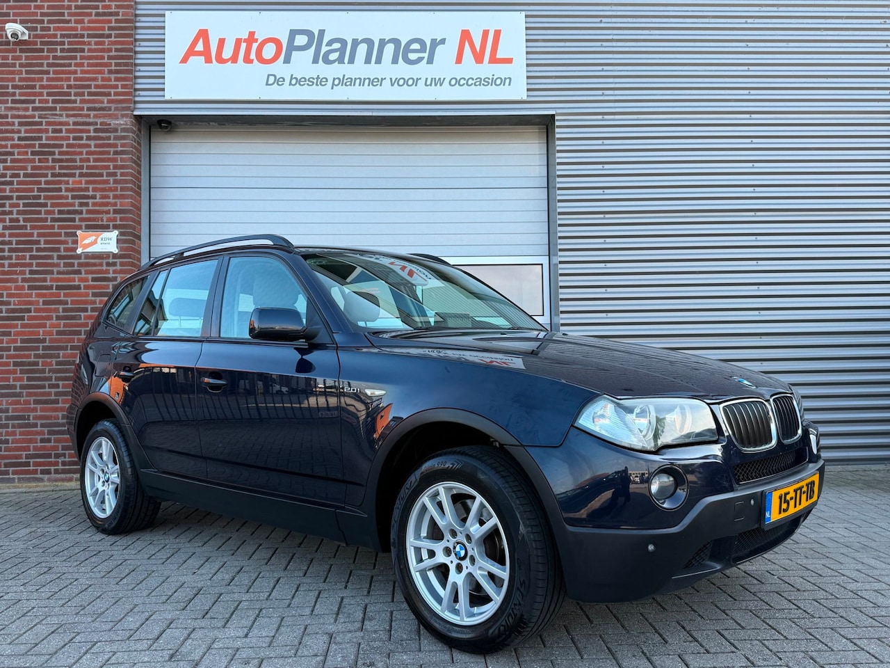 BMW X3 - 2.0i Business Line! Airco! Cruise! Navi! Nwe APK! - AutoWereld.nl