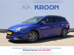 Ford Focus Wagon - 2.0 EcoBoost ST-2|EBC Remmerij|Downpipe|Recaro Stoelen|