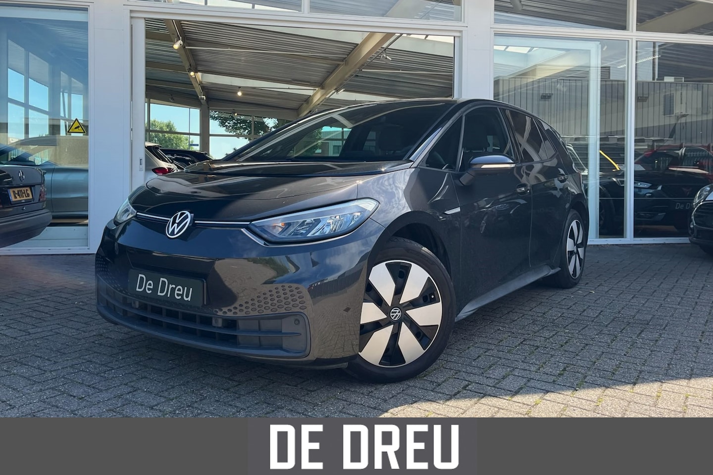 Volkswagen ID.3 - Pure 45 kWh *BINNENKORT VERWACHT* | TREKHAAK | ADAPTIVE | AMBIANCE | NL-AUTO | - AutoWereld.nl