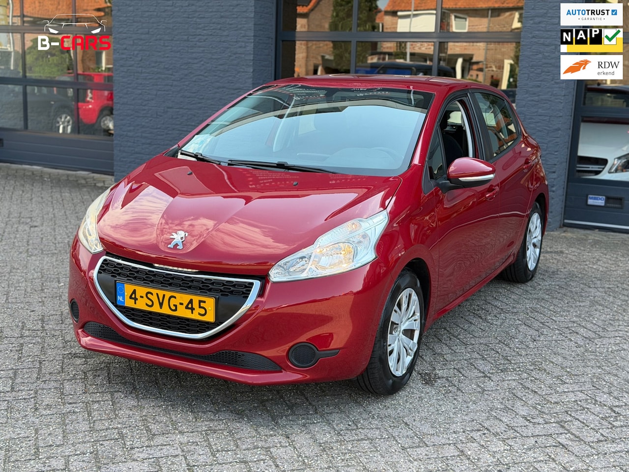 Peugeot 208 - 1.2 VTi Active Airco|Navi|Cruise|Trekhaak|Nap!! - AutoWereld.nl