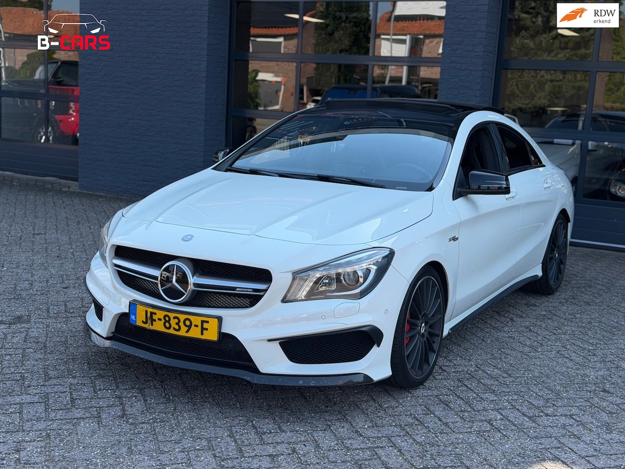 Mercedes-Benz CLA-Klasse - AMG 45 4MATIC Kuipstoel|Pano|Xenon|Stoelvw|Camera| - AutoWereld.nl