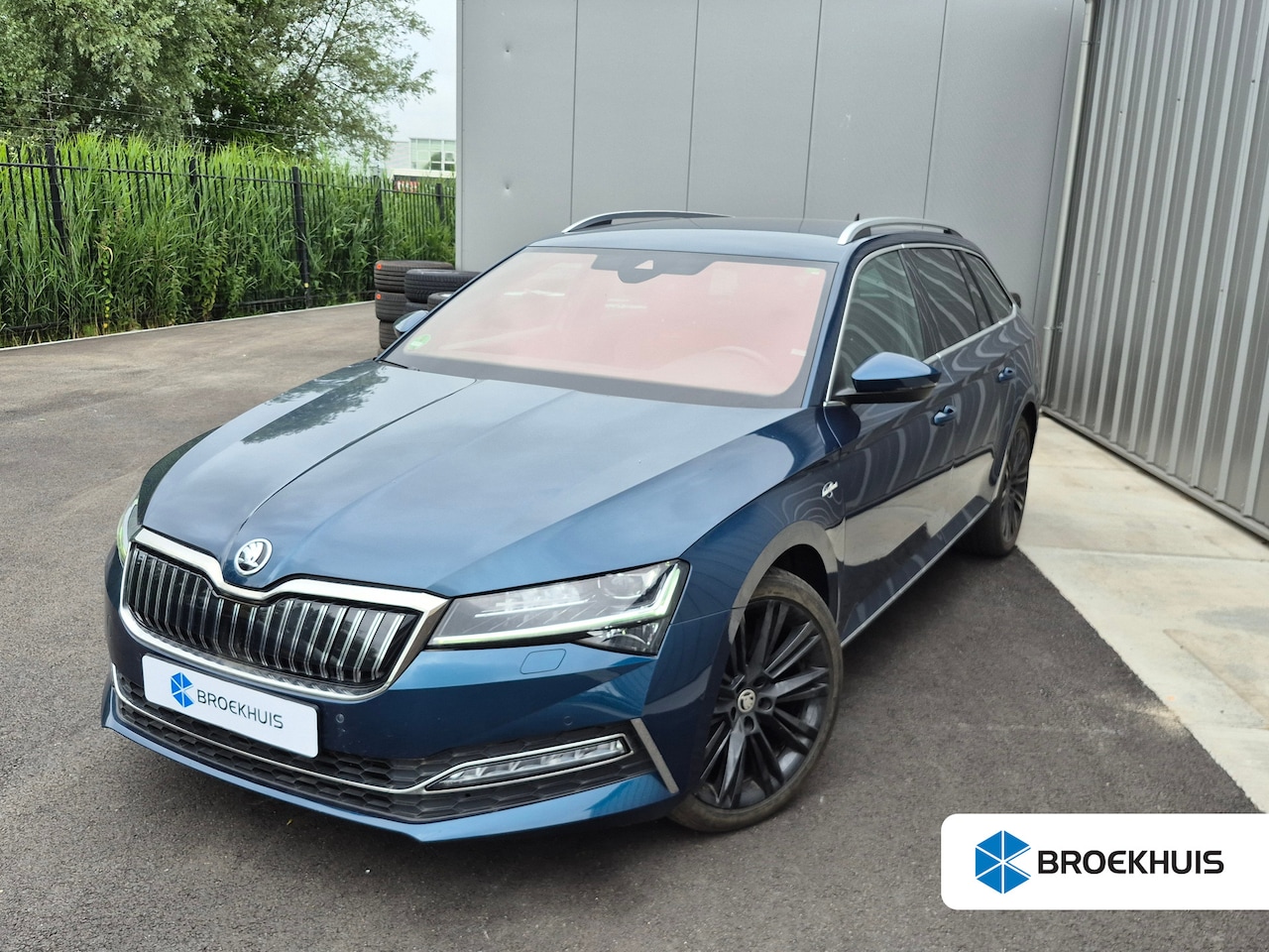 Skoda Superb Combi - 1.4 TSI iV Laurin & Klement 218PK DSG/AUTO | Trekhaak uitklapbaar | Achteruitrijcamera | A - AutoWereld.nl