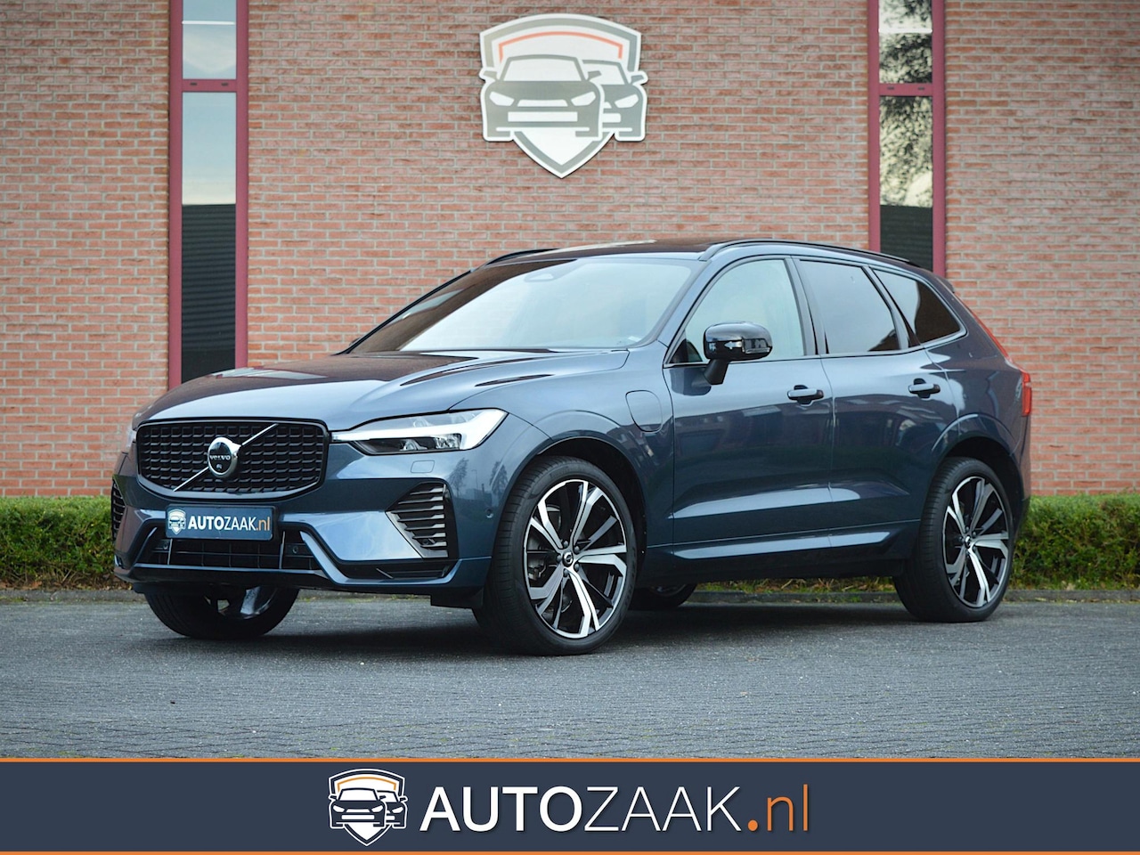 Volvo XC60 - 2.0 T6 Recharge AWD Plus Dark | Trekhaak - AutoWereld.nl