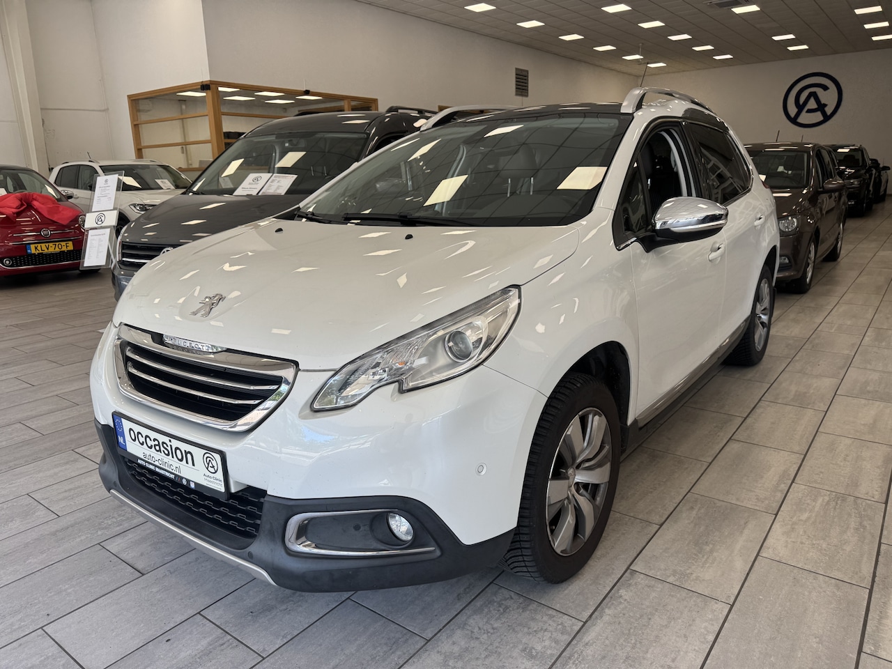 Peugeot 2008 - 1.2 VTi Allure Pack Premium Plus 1.2 VTi Allure Pack Premium Plus - AutoWereld.nl