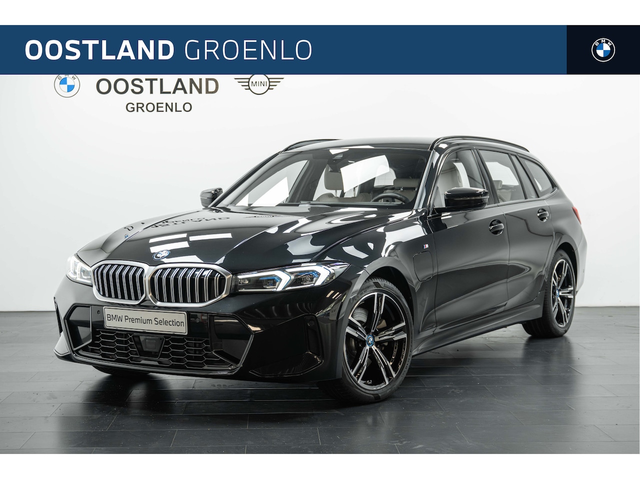 BMW 3-serie Touring - 330e M Sport Automaat / Sportstoelen / Comfort Access / Achteruitrijcamera / Stoelverwarmi - AutoWereld.nl