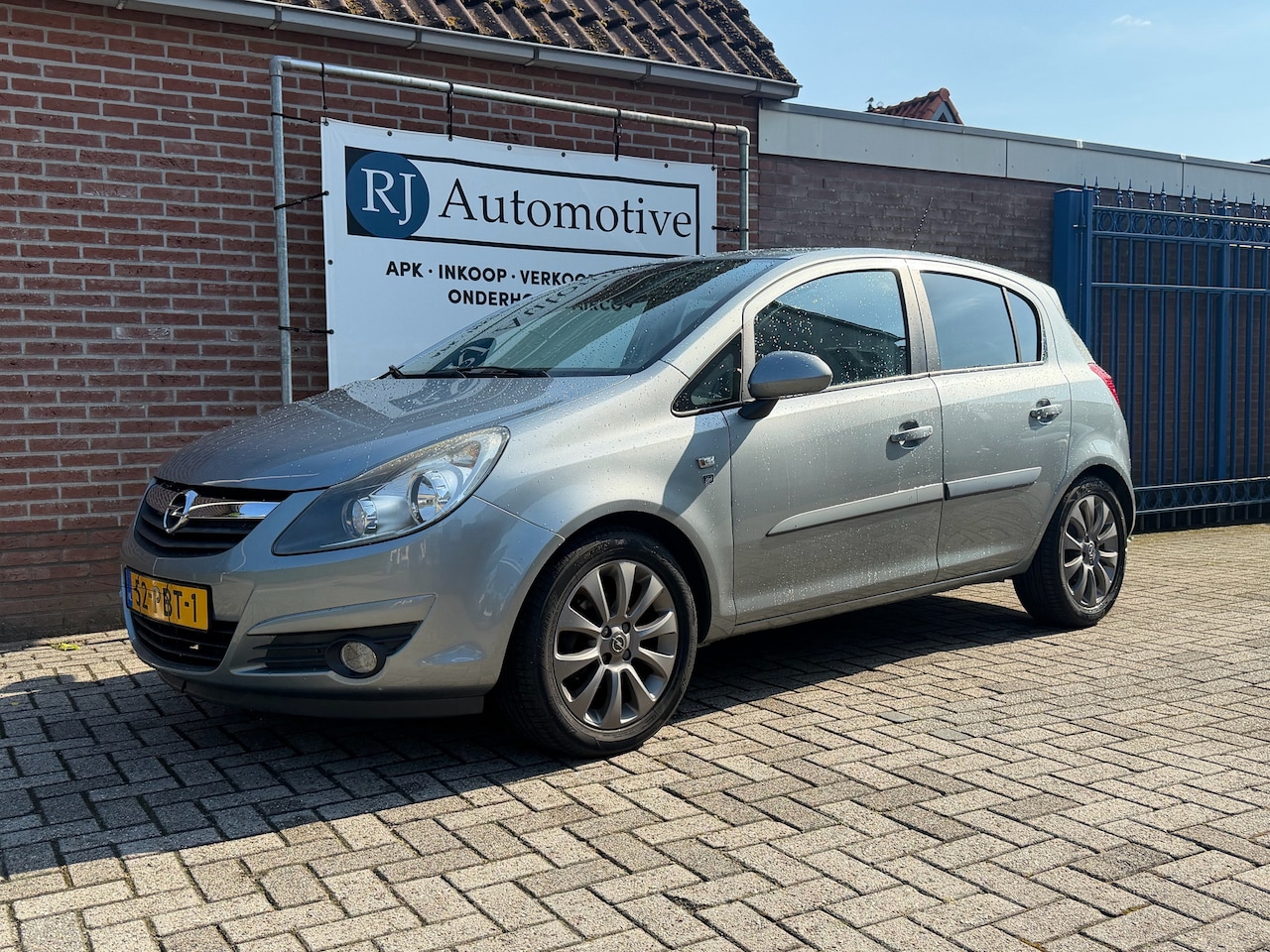 Opel Corsa - 1.4-16V 111 Edition AUTOMAAT/NAP/AIRCO - AutoWereld.nl