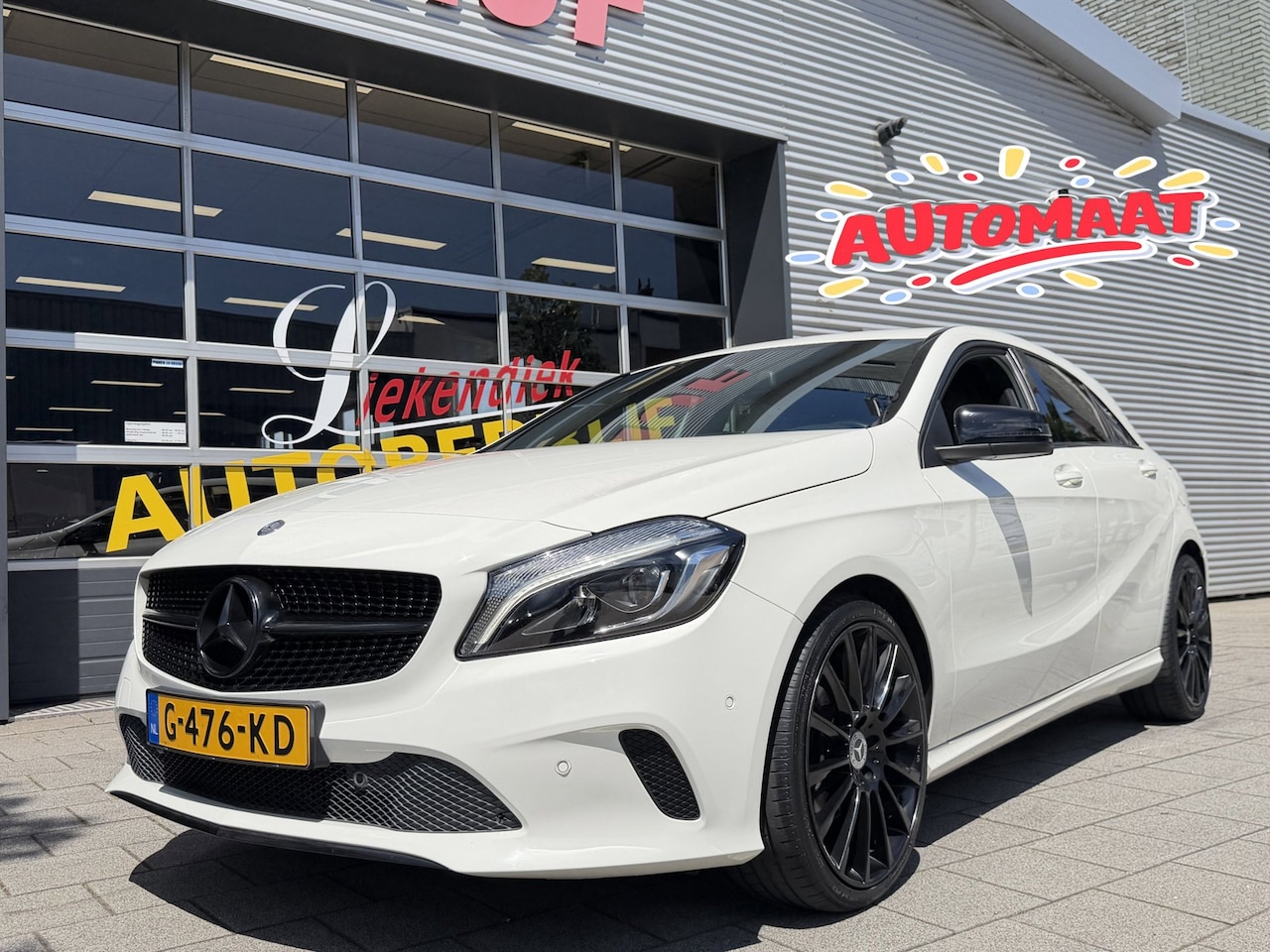 Mercedes-Benz A-klasse - 160 URBAN Edition - AUTOMAAT I Navigatie I Sport pakket I 1/2 Leer I Airco I PDC I Dealer - AutoWereld.nl