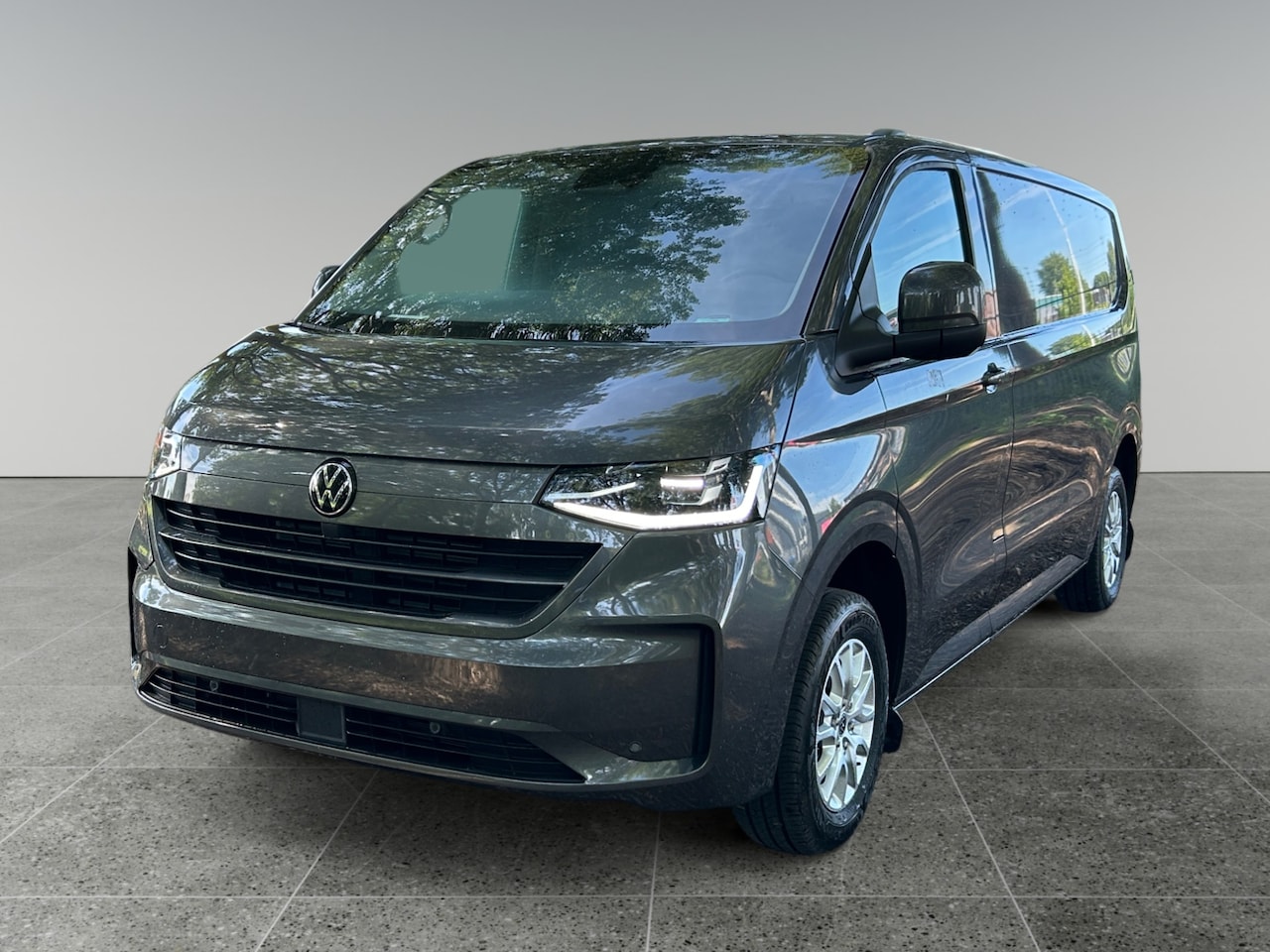 Volkswagen e-Transporter - 34 L2 Style 64 kWh 218PK Bijrijdersstoel | Led plus | achteruitrijcamera | trekhaak - AutoWereld.nl