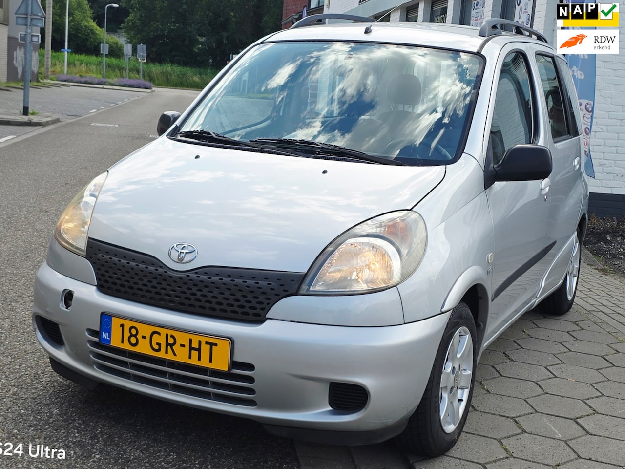 Toyota Yaris Verso - 1.3-16V VVT-i Sol*1e eigenaar*nap*apk*airco*lage km 94000*dealer onderhoud*trekhaak*inruil - AutoWereld.nl