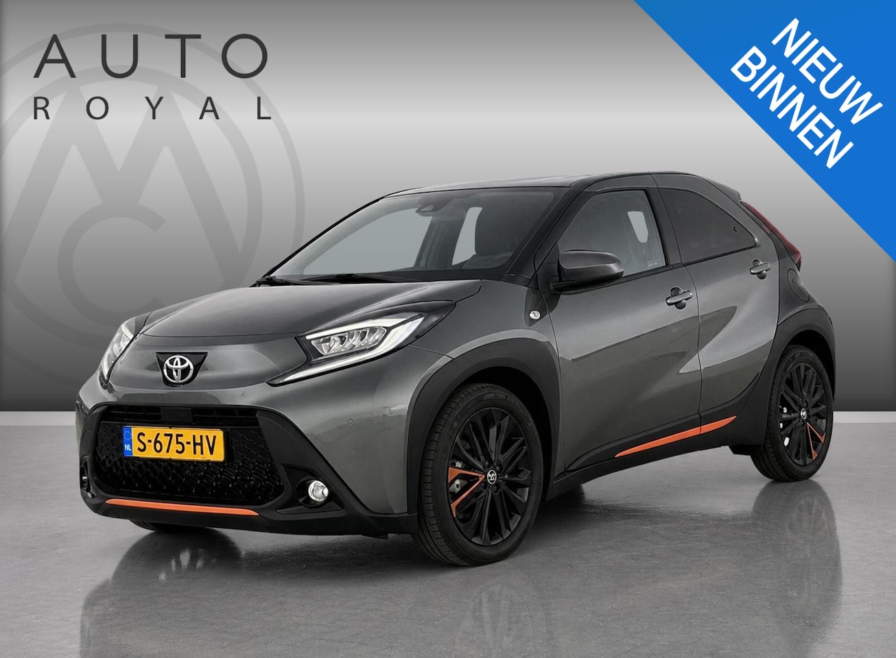 Toyota Aygo X - 1.0 VVT-i S-CVT Limited AUTOMAAT | TWO TONE COLOR  | DODEHOEK DETECTIE | ACHTERUIT RIJ CAM - AutoWereld.nl