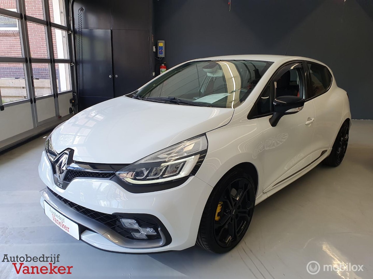 Renault Clio - 1.6 Turbo R.S.|200PK|Carplay|PDC|Stoelverwarming - AutoWereld.nl