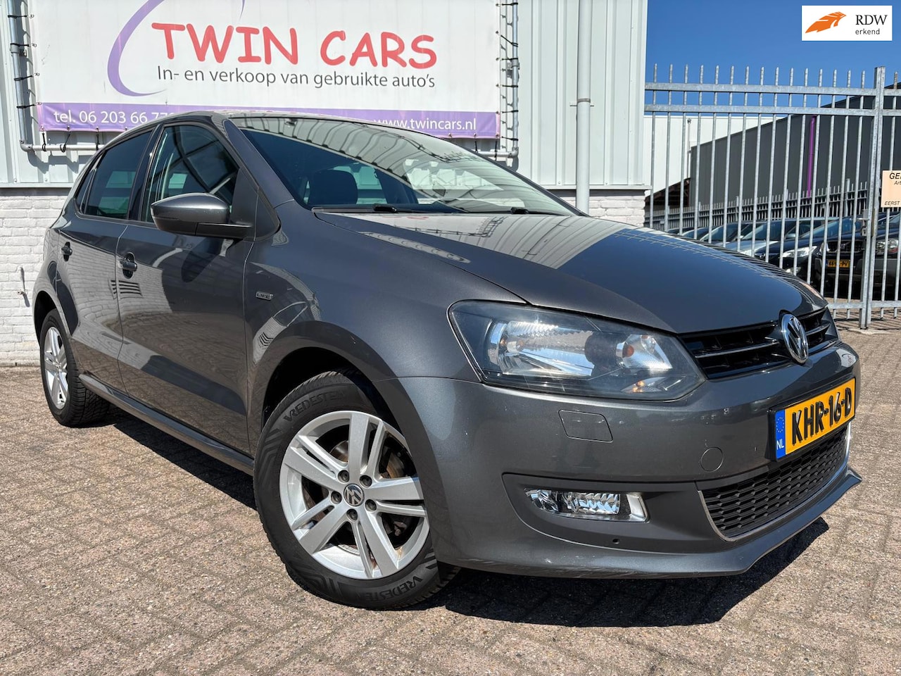 Volkswagen Polo - 1.2 TSI Life Stoelverwarming Cruise Clima PDC - AutoWereld.nl