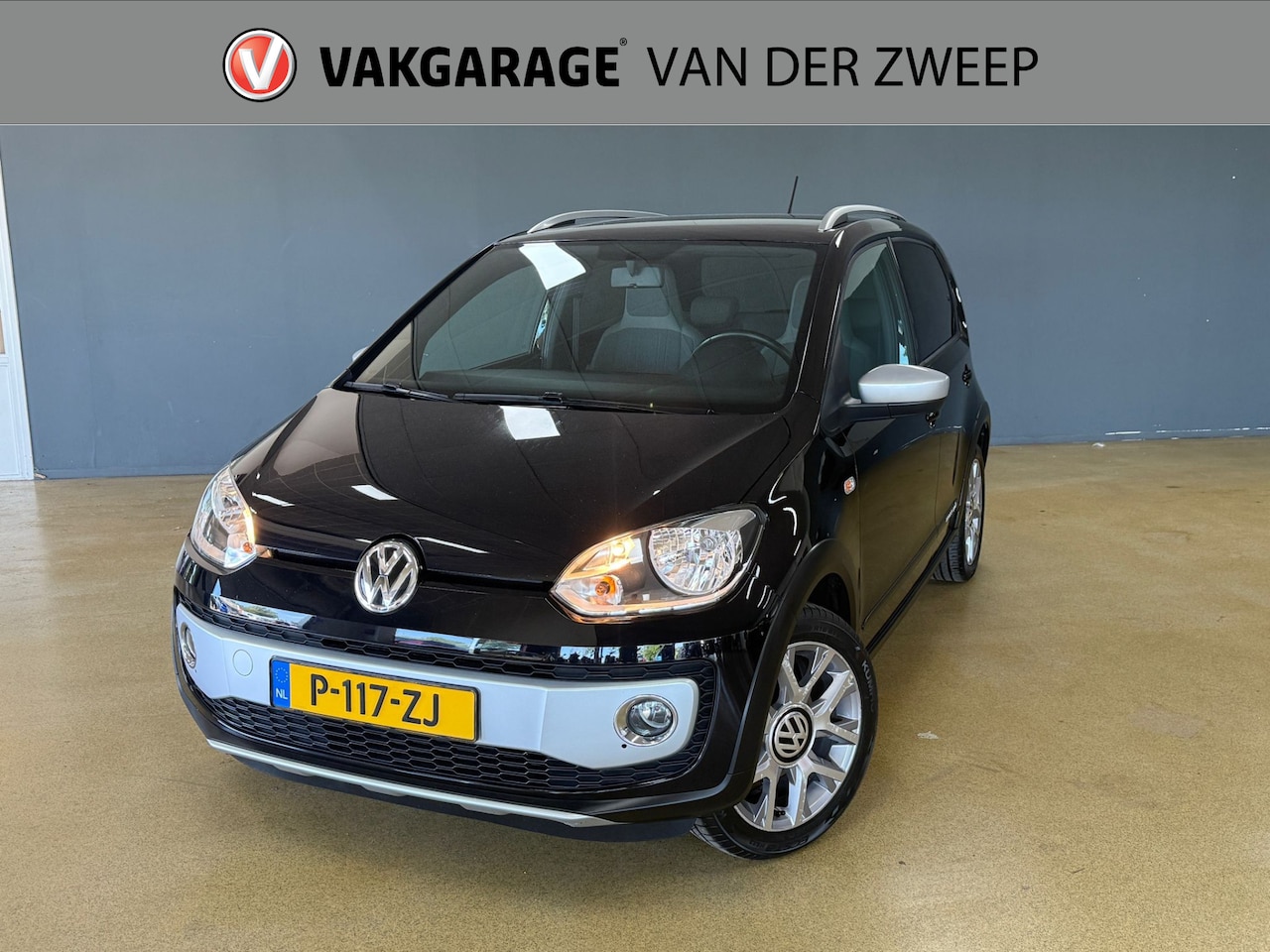 Volkswagen Up! - Cross 1.0 high up! BlueMotion | Airco | Zeer nette staat. - AutoWereld.nl