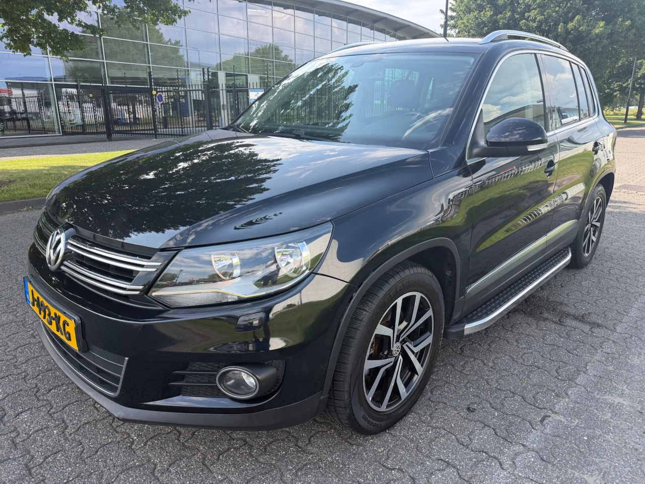 Volkswagen Tiguan - 5N + AIRCO + NEW APK / TUV + AHK + MARGE - AutoWereld.nl