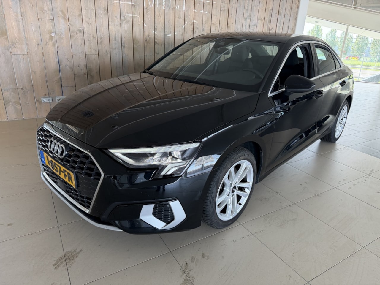 Audi A3 Limousine - 30 TFSI Bns edition - AutoWereld.nl