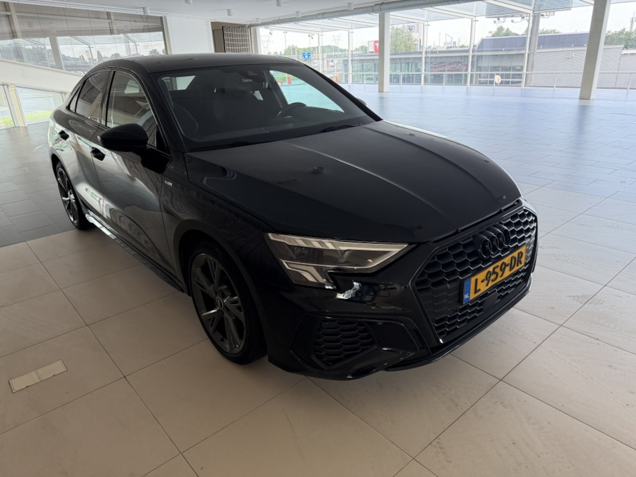 Audi A3 Limousine - 30 TFSI S edition 30 TFSI S edition - AutoWereld.nl