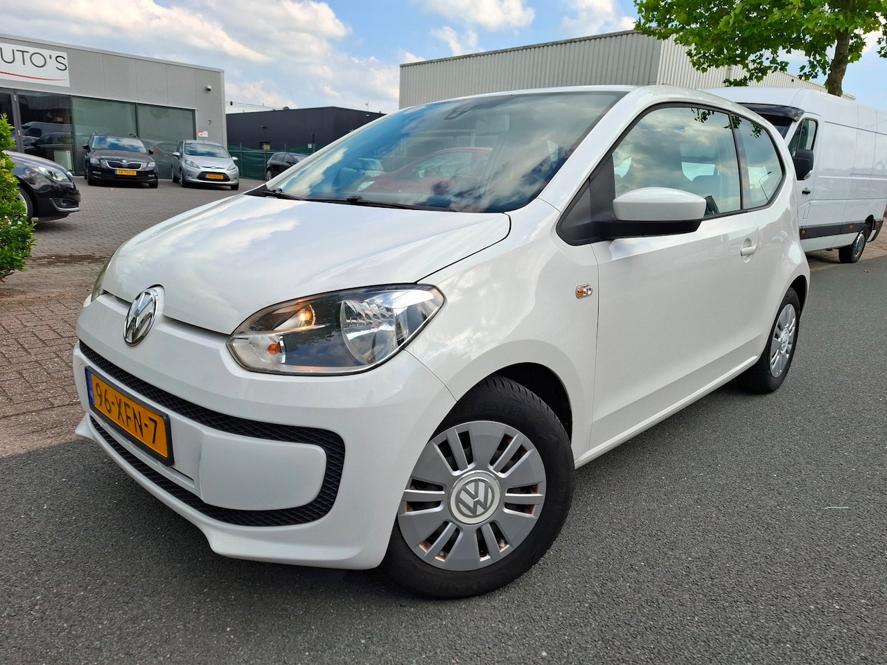 Volkswagen Up! - 1.0 take up! BlueMotion AIRCO/CRUISE/NAVI! - AutoWereld.nl