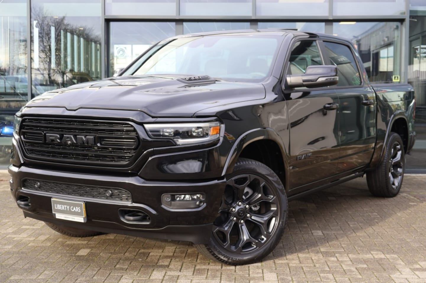 Dodge Ram - 5.7i V8 HEMI LIMITED Night Edition / NIEUW/BPM VRIJ!!! - AutoWereld.nl